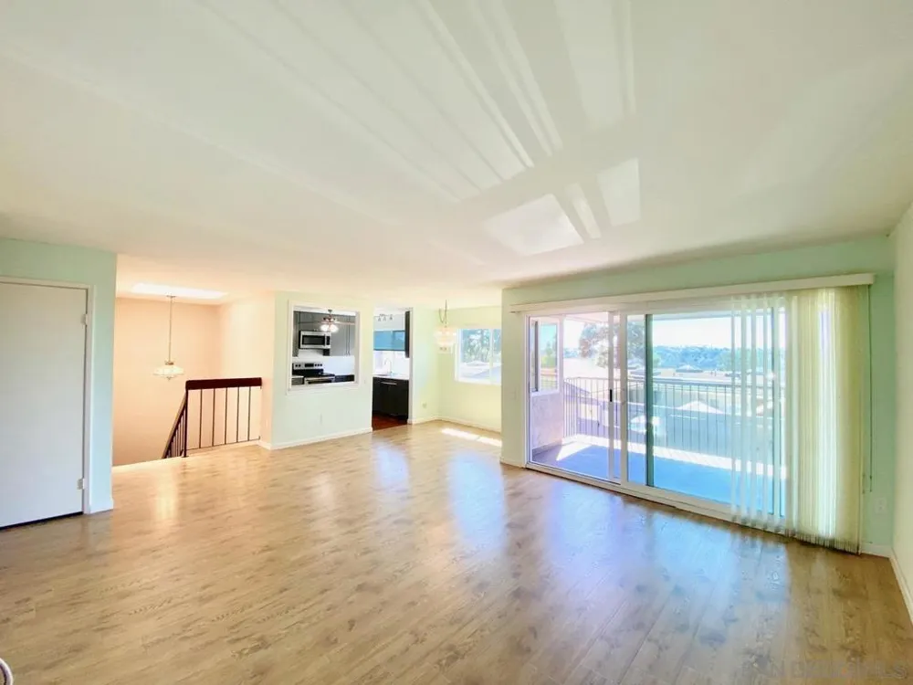 6346 Caminito Andreta San Diego, CA 92111