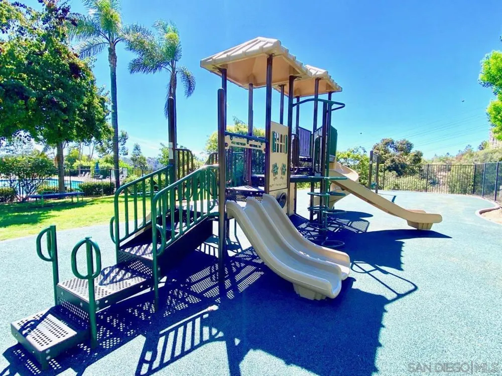 6346 Caminito Andreta San Diego, CA 92111