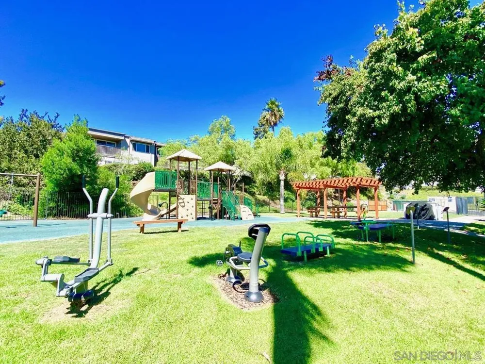 6346 Caminito Andreta San Diego, CA 92111