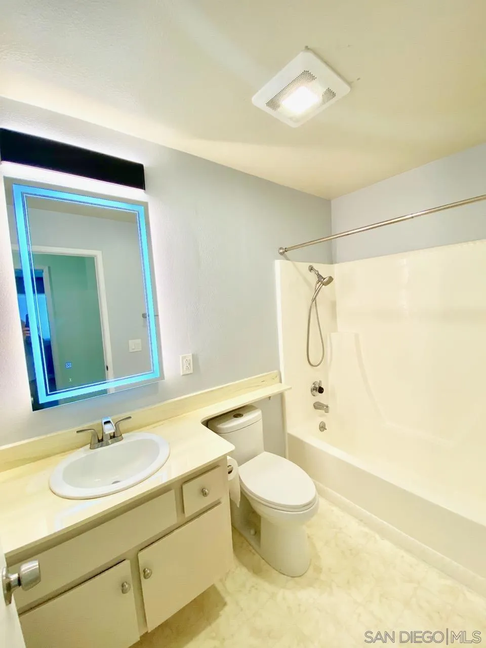 6346 Caminito Andreta San Diego, CA 92111