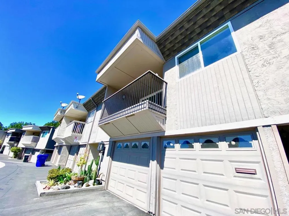 6346 Caminito Andreta San Diego, CA 92111