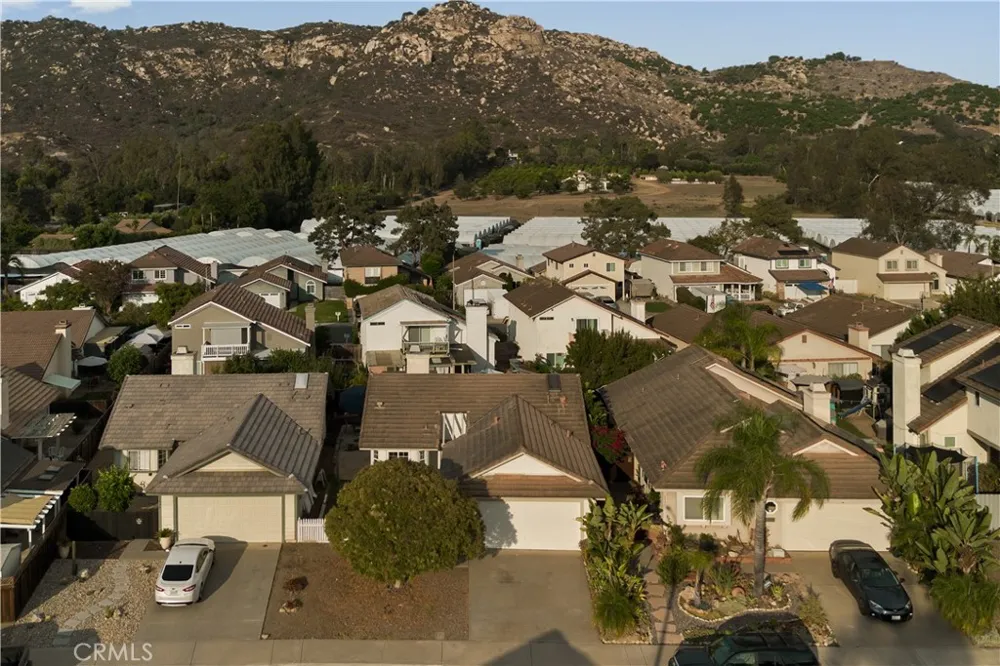 2434 Smokewood Escondido, CA 92026
