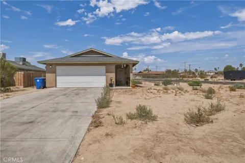 6252 Smoketree Avenue