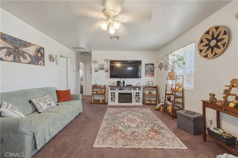 6252 Smoketree Avenue 29 Palms, CA 92277