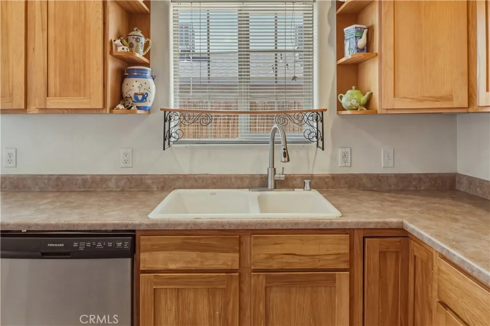 6252 Smoketree Avenue 29 Palms, CA 92277