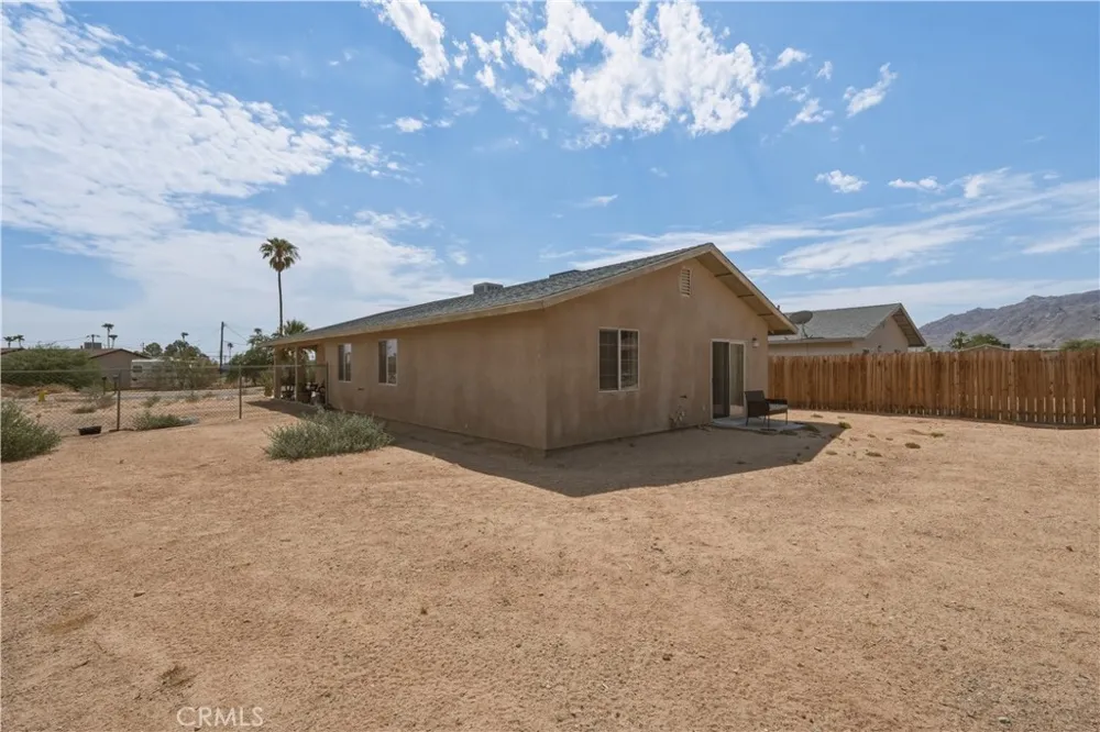6252 Smoketree Avenue 29 Palms, CA 92277