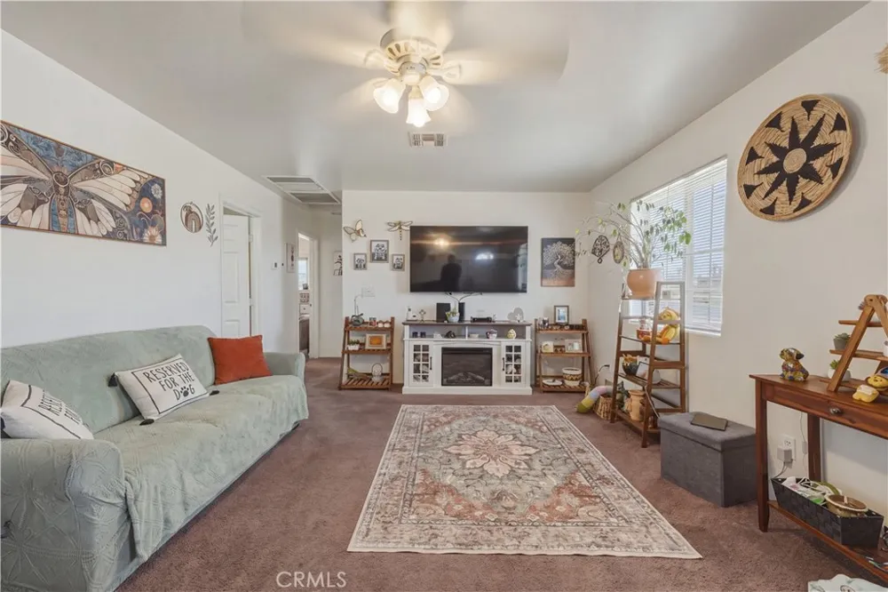 6252 Smoketree Avenue 29 Palms, CA 92277