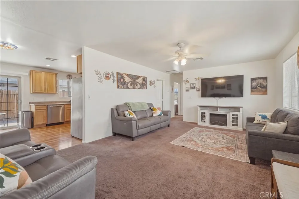 6252 Smoketree Avenue 29 Palms, CA 92277