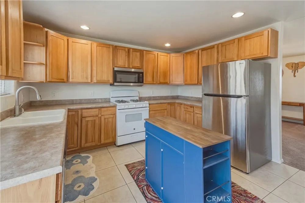 6252 Smoketree Avenue 29 Palms, CA 92277