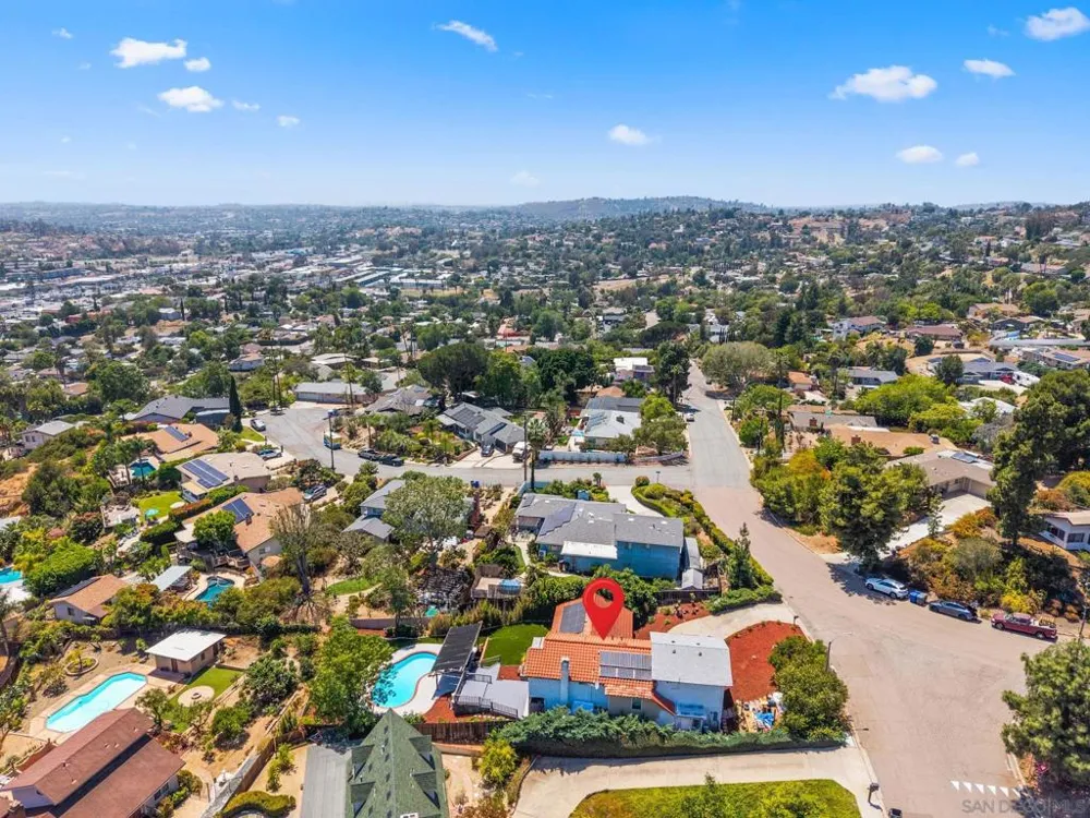 10111 Cliffwood Dr La Mesa, CA 91941