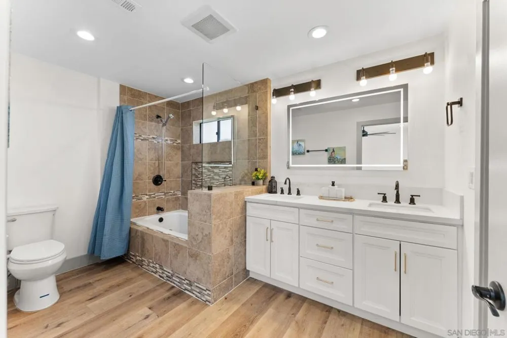 10111 Cliffwood Dr La Mesa, CA 91941