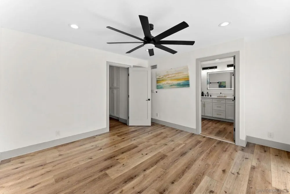 10111 Cliffwood Dr La Mesa, CA 91941