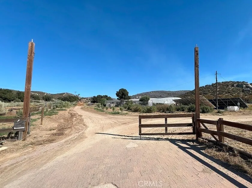 3131 La Posta Campo, CA 91906