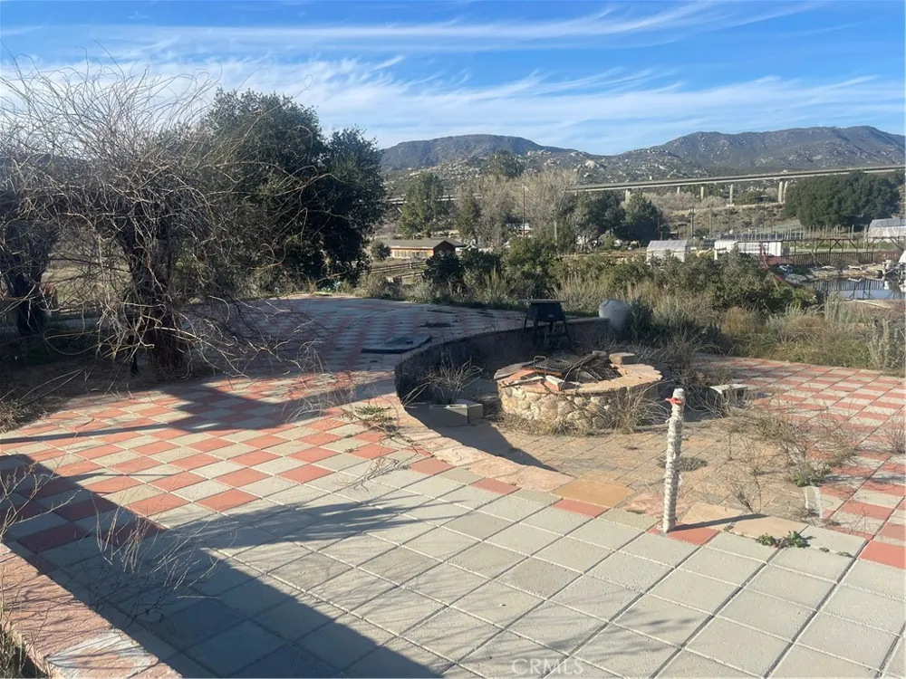 3131 La Posta Campo, CA 91906