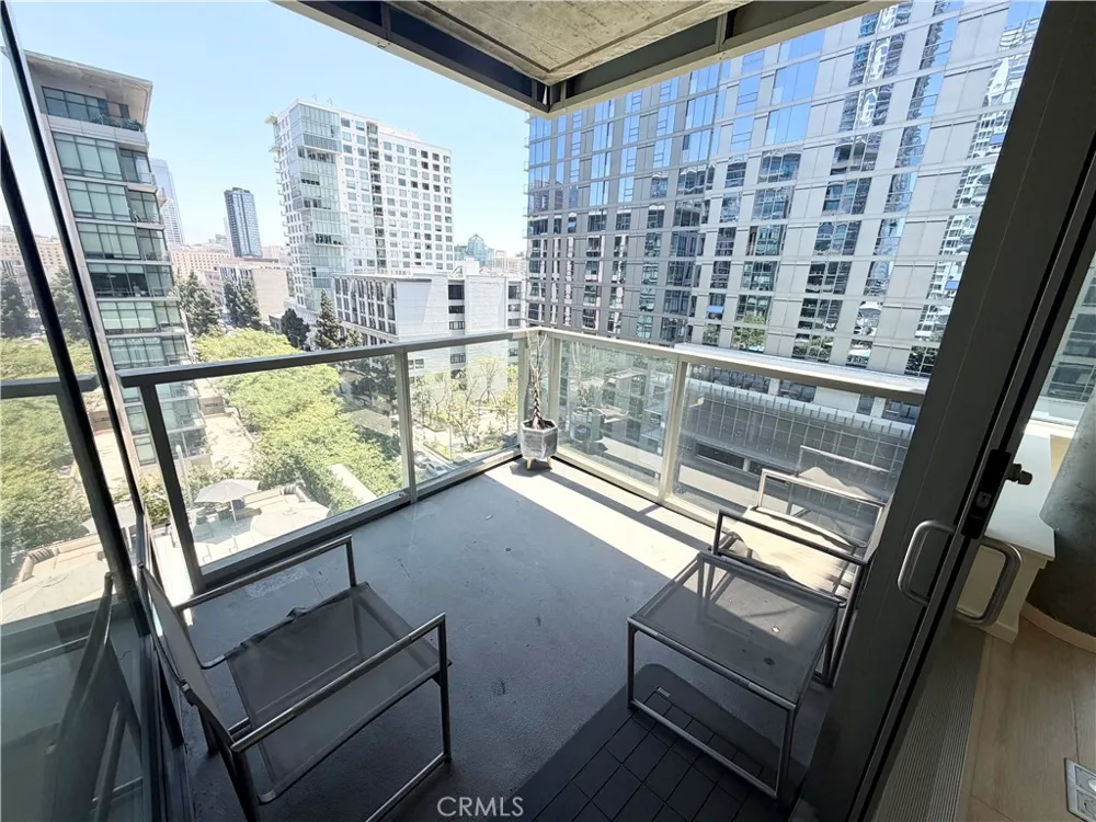 1155 S Grand Avenue #1017 Los Angeles, CA 90015