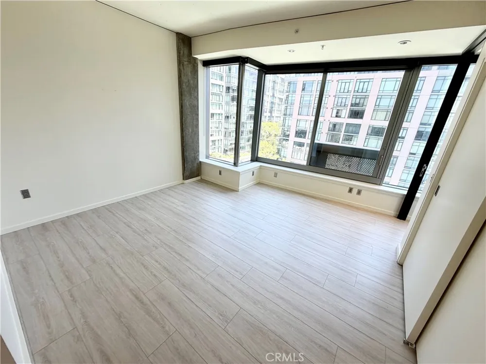 1155 S Grand Avenue #1017 Los Angeles, CA 90015