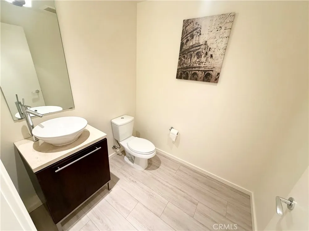 1155 S Grand Avenue #1017 Los Angeles, CA 90015