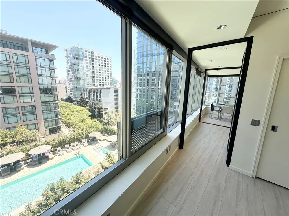1155 S Grand Avenue #1017 Los Angeles, CA 90015