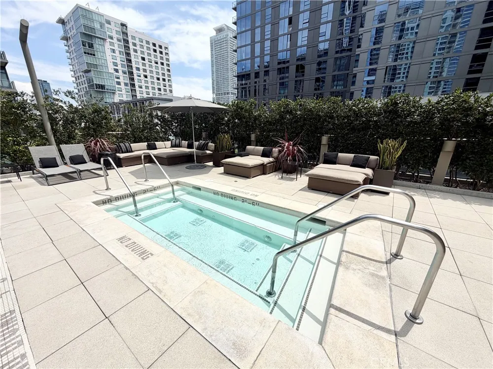 1155 S Grand Avenue #1017 Los Angeles, CA 90015