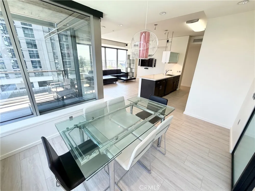 1155 S Grand Avenue #1017 Los Angeles, CA 90015