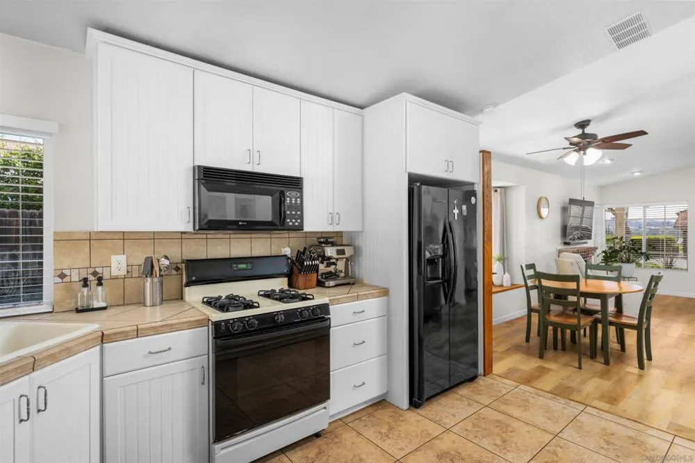2027 Pointer Glen Escondido, CA 92029
