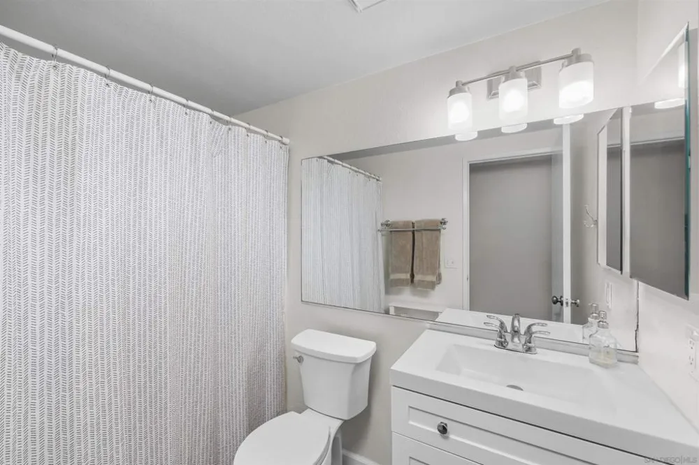 2027 Pointer Glen Escondido, CA 92029