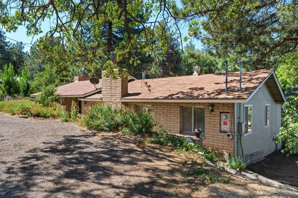 2906 Lakeview Drive Julian, CA 92036