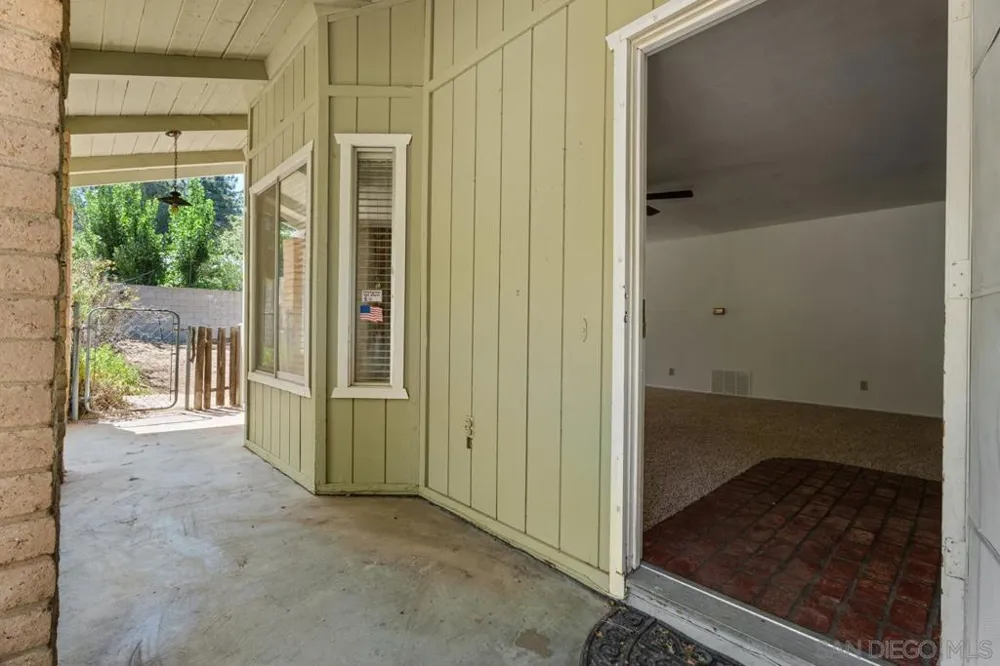 2906 Lakeview Drive Julian, CA 92036