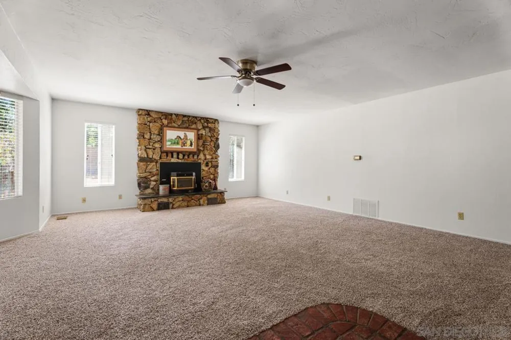 2906 Lakeview Drive Julian, CA 92036