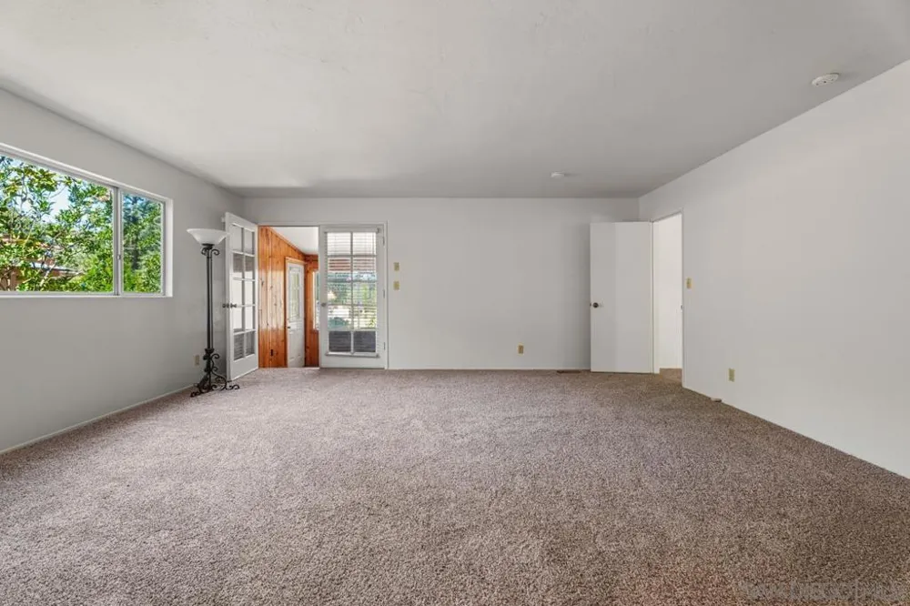 2906 Lakeview Drive Julian, CA 92036