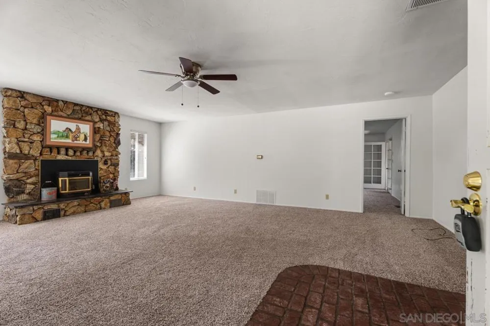 2906 Lakeview Drive Julian, CA 92036