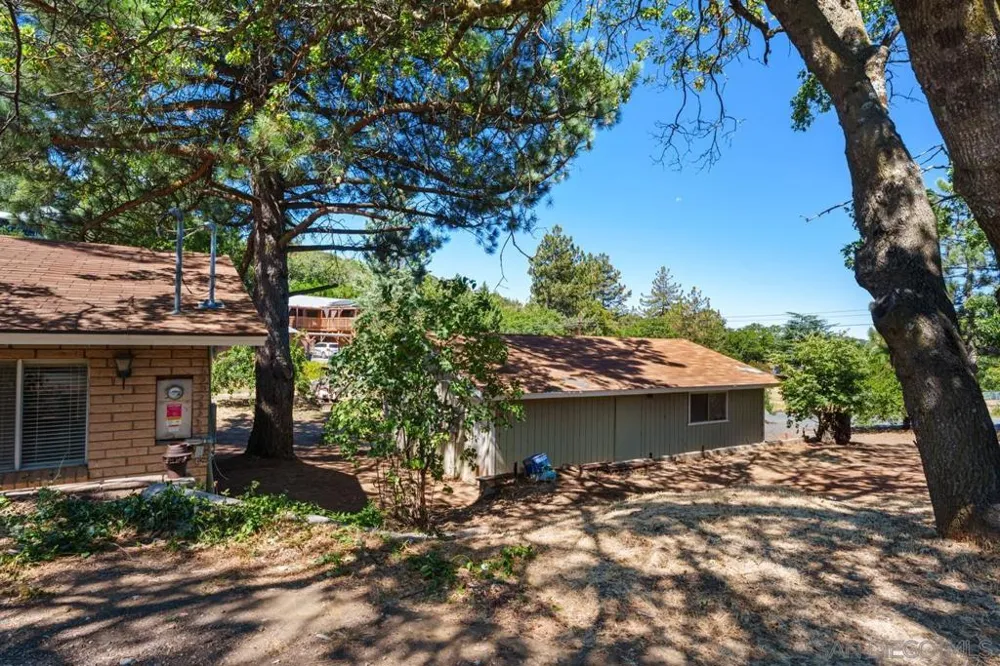 2906 Lakeview Drive Julian, CA 92036