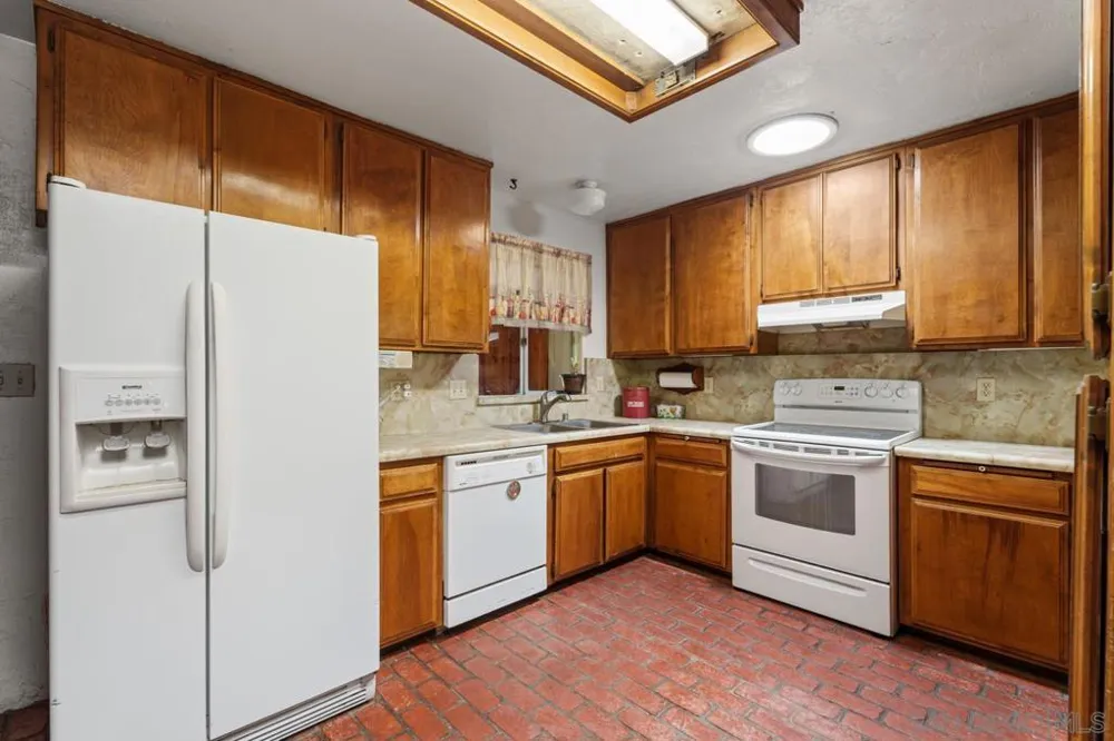 2906 Lakeview Drive Julian, CA 92036