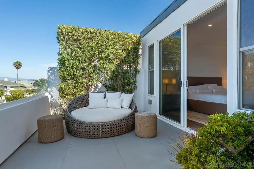 2879 Caminito Merion La Jolla, CA 92037