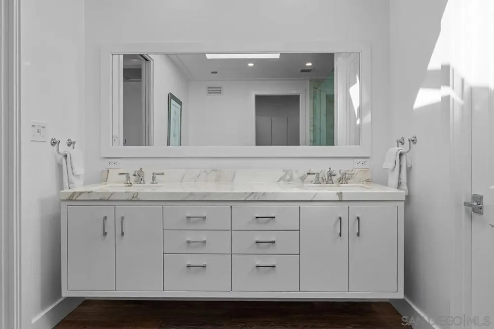 2879 Caminito Merion La Jolla, CA 92037