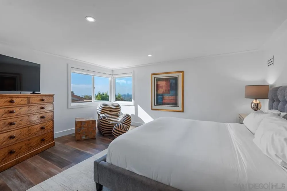 2879 Caminito Merion La Jolla, CA 92037