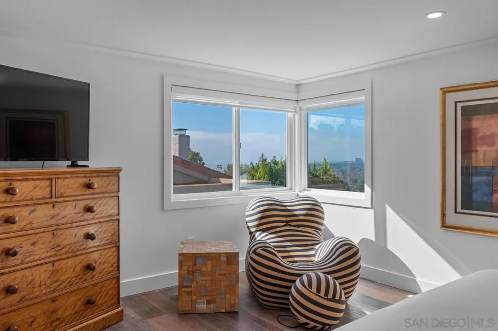 2879 Caminito Merion La Jolla, CA 92037