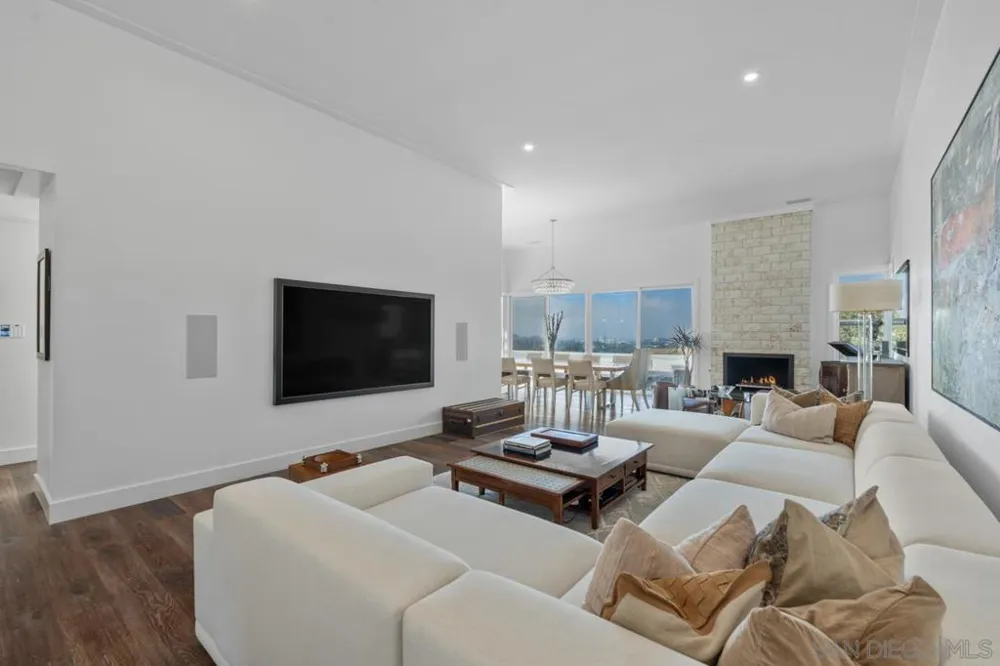 2879 Caminito Merion La Jolla, CA 92037
