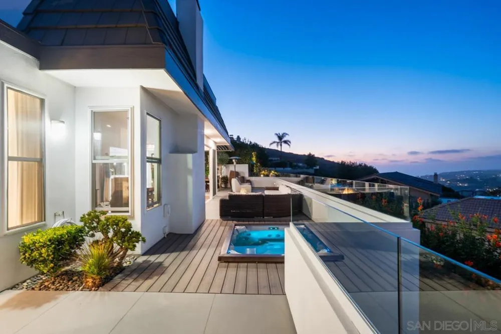 2879 Caminito Merion La Jolla, CA 92037