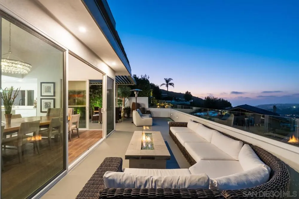 2879 Caminito Merion La Jolla, CA 92037