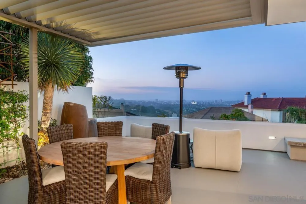 2879 Caminito Merion La Jolla, CA 92037