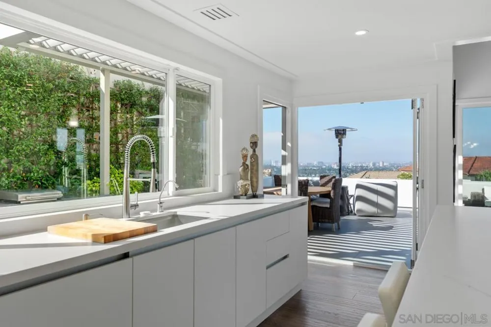 2879 Caminito Merion La Jolla, CA 92037