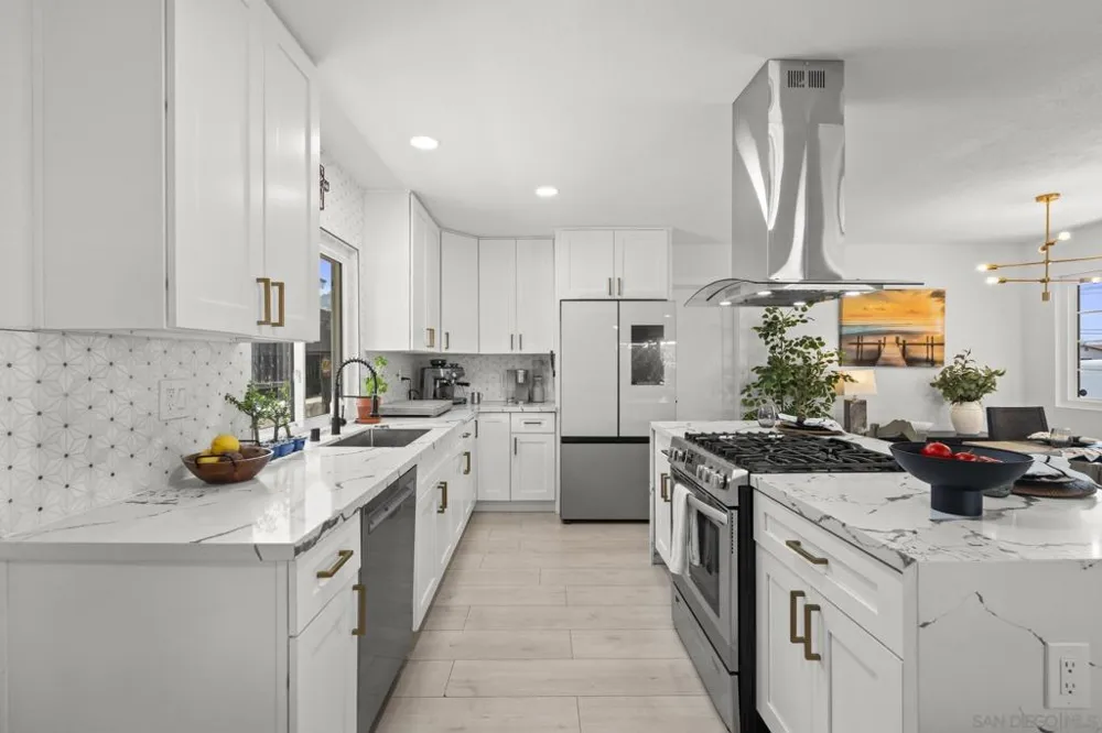 10252 Santana Street Santee, CA 92071