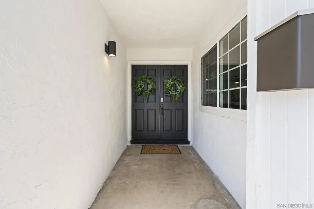 10252 Santana Street Santee, CA 92071