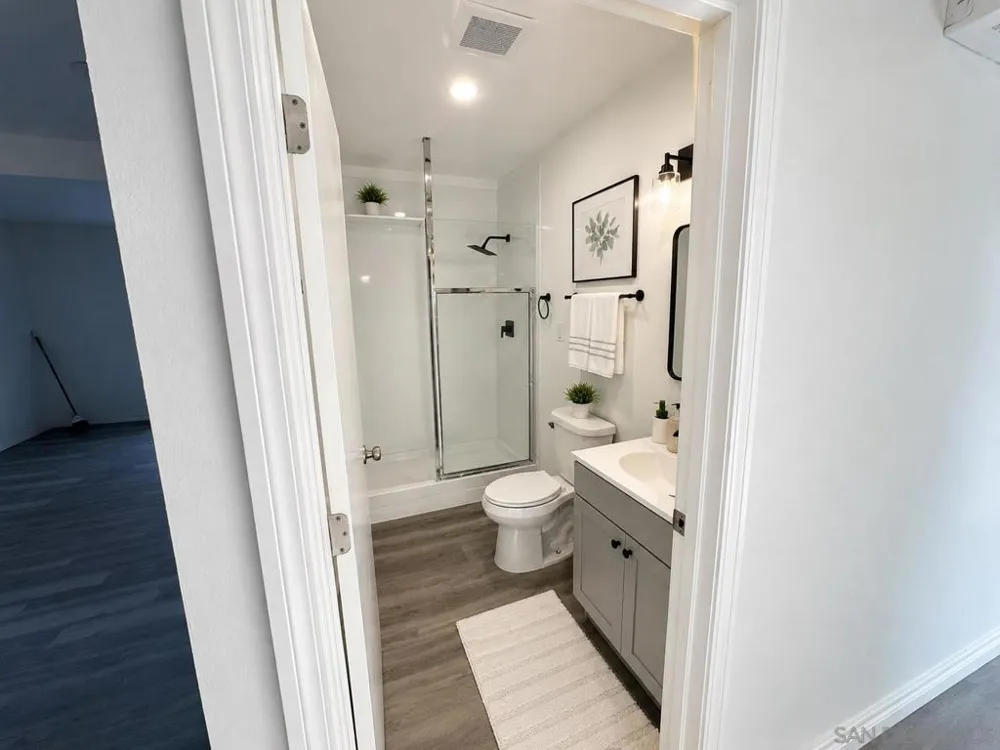 1272 Mollison Ave El Cajon, CA 92021