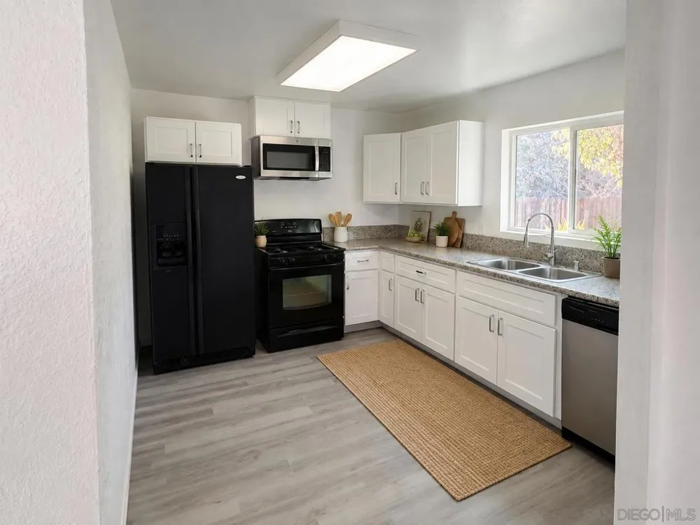 1272 Mollison Ave El Cajon, CA 92021