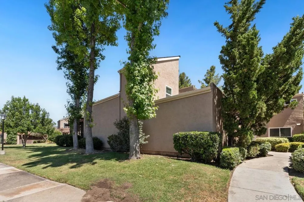 23952 Green Haven Ramona, CA 92065