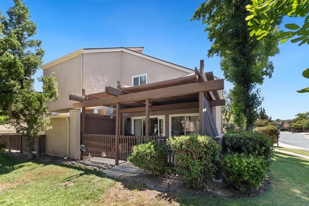 23952 Green Haven Ramona, CA 92065