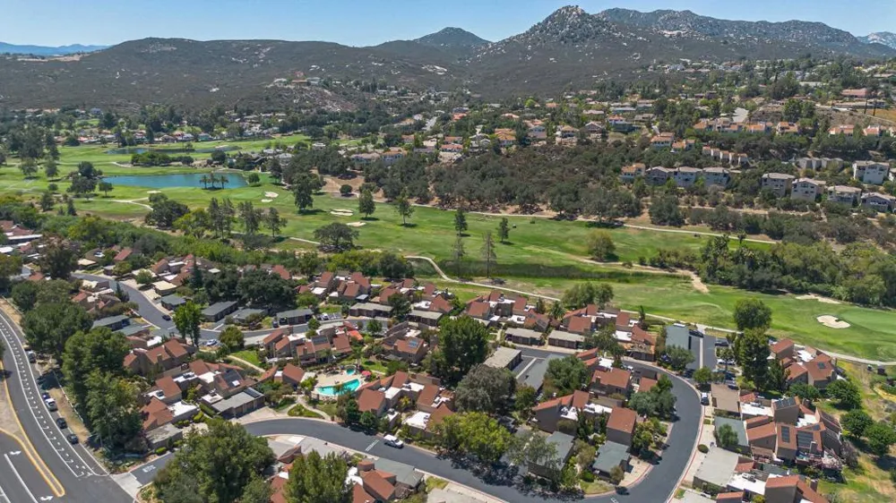 23952 Green Haven Ramona, CA 92065