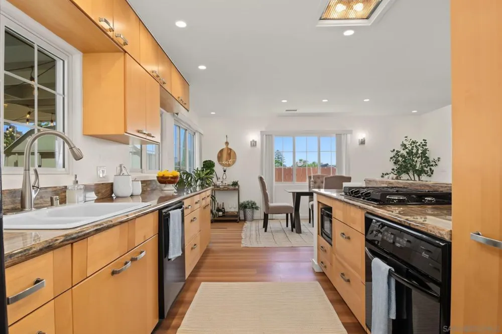 7118 Conestoga San Diego, CA 92120